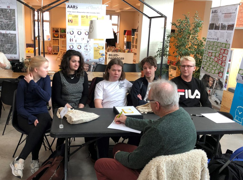 Jørgen Jørgensen interviewer fem elever omkring deres deltagelse i projektet.