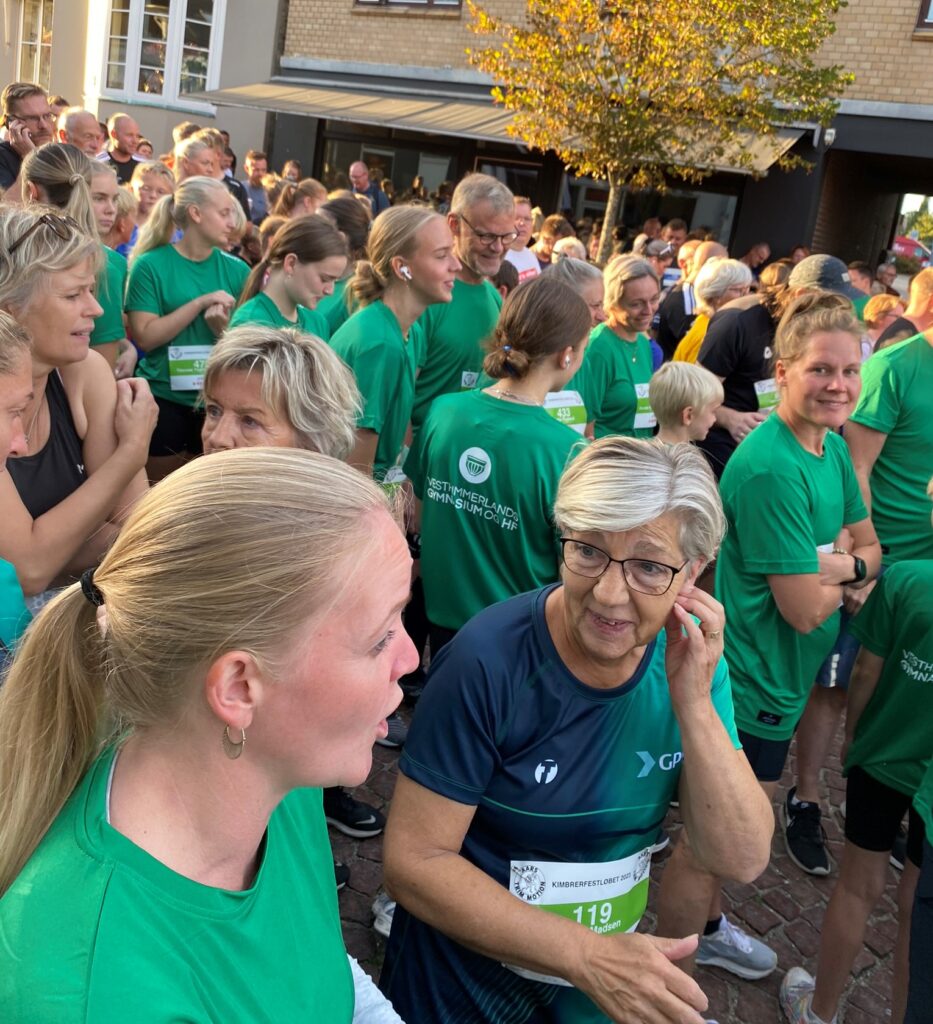 Løbefest i Aars: Masser af flotte grønne trøjer på elever og lærere der deltog i årets Kimbrerfestløb.
