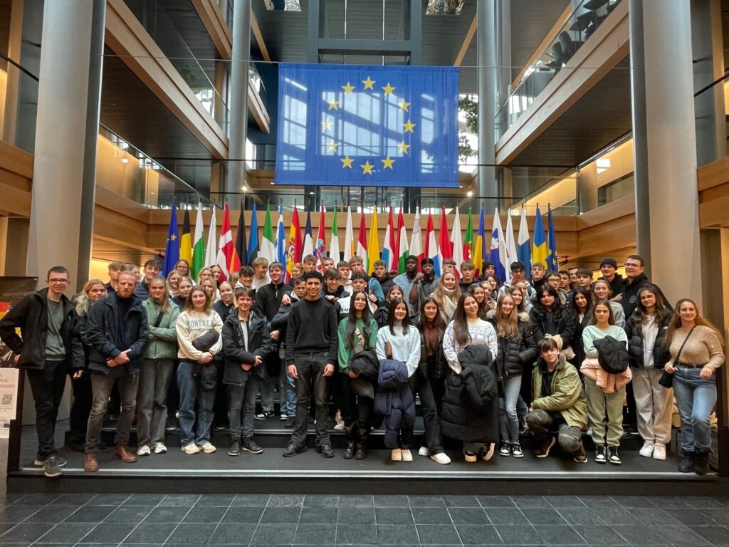 2u på studietur - her samlet med de to andre klasser fra Tyskland og Italien på Europæiske Akademi Otzenhausen.